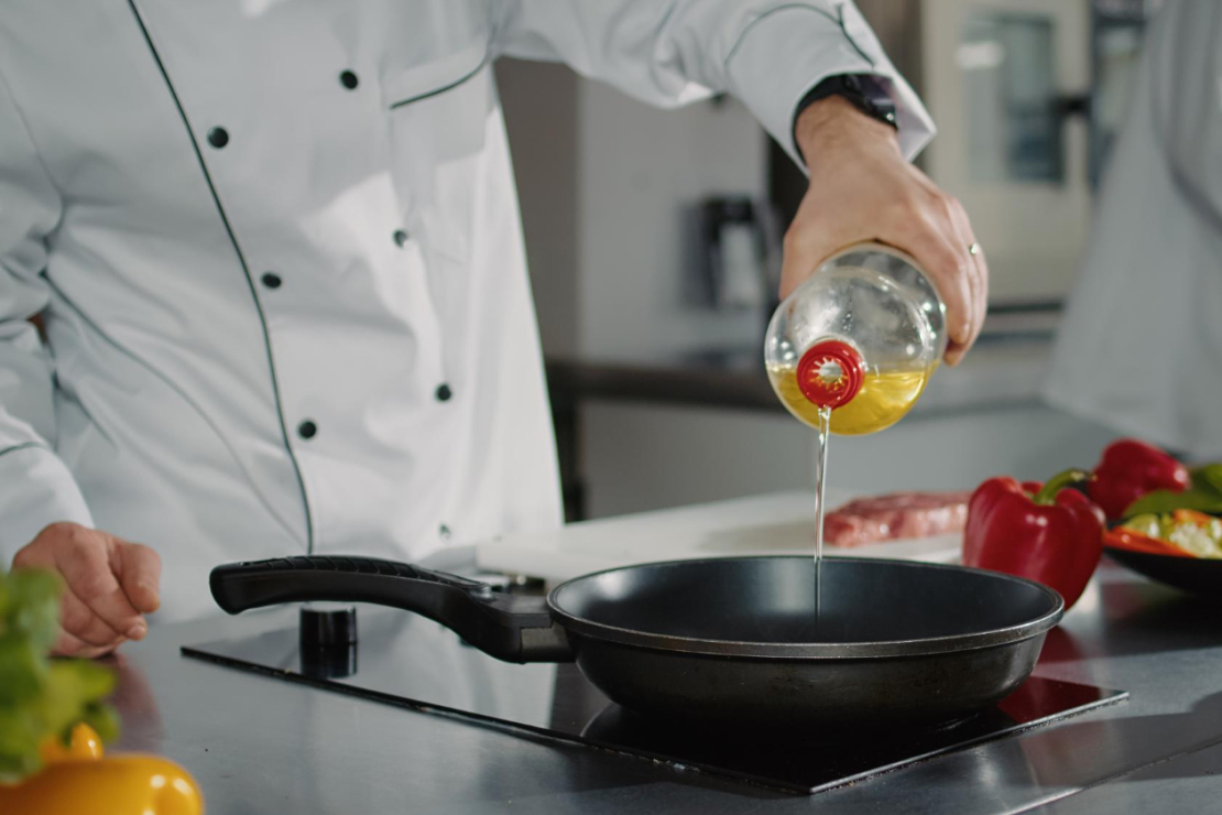 The Healthiest Fat for Your Frying Pan : Olive Oil vs. Coconut Oil vs. Avocado Oil